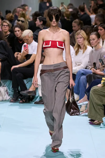 Look 17
